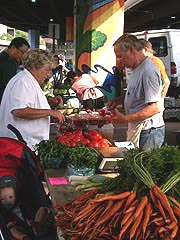 [photo, Baltimore Farmers' Market, Holliday St. and Saratoga St., Baltimore, Maryland]