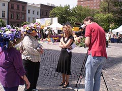 [photo, local TV film crew, Baltimore Flowermart, Baltimore, Maryland]